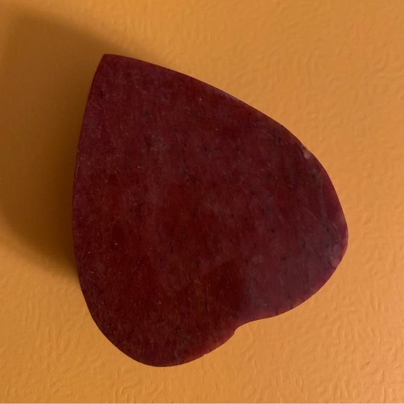 Soap Stone Trinket Heart Box~ Mother of Pearl floral design on lid ~Vintage - Picture 7 of 7